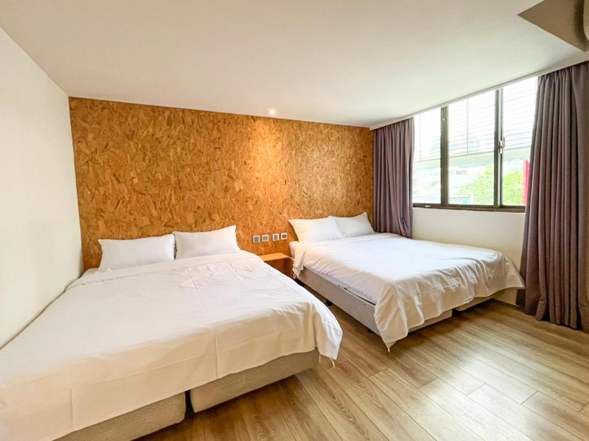Light Hostel - Тайнань Экстерьер фото