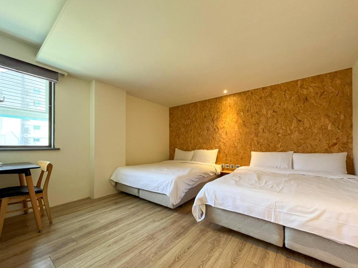 Light Hostel - Тайнань Экстерьер фото
