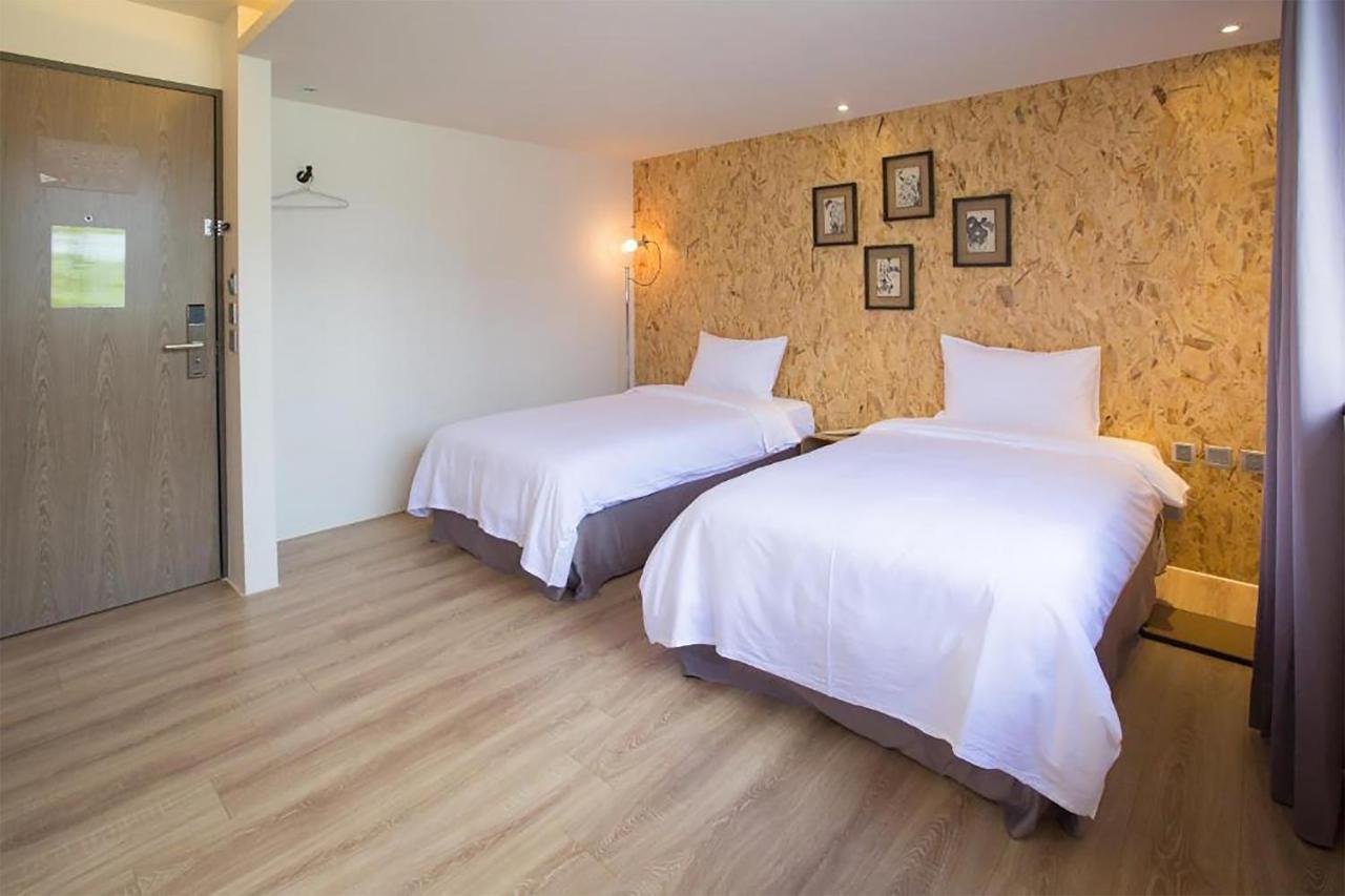 Light Hostel - Тайнань Экстерьер фото
