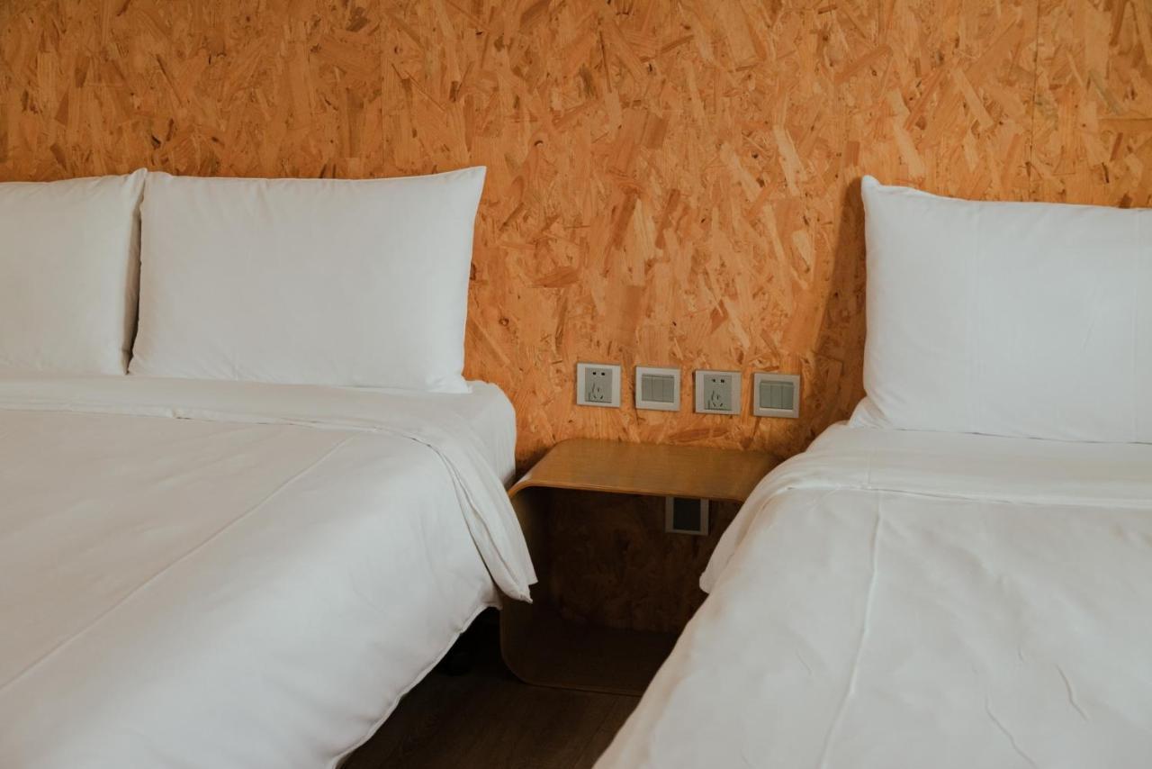 Light Hostel - Тайнань Экстерьер фото