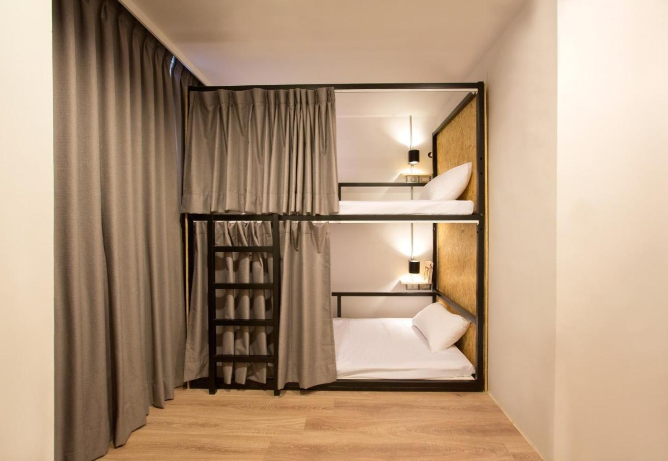 Light Hostel - Тайнань Экстерьер фото