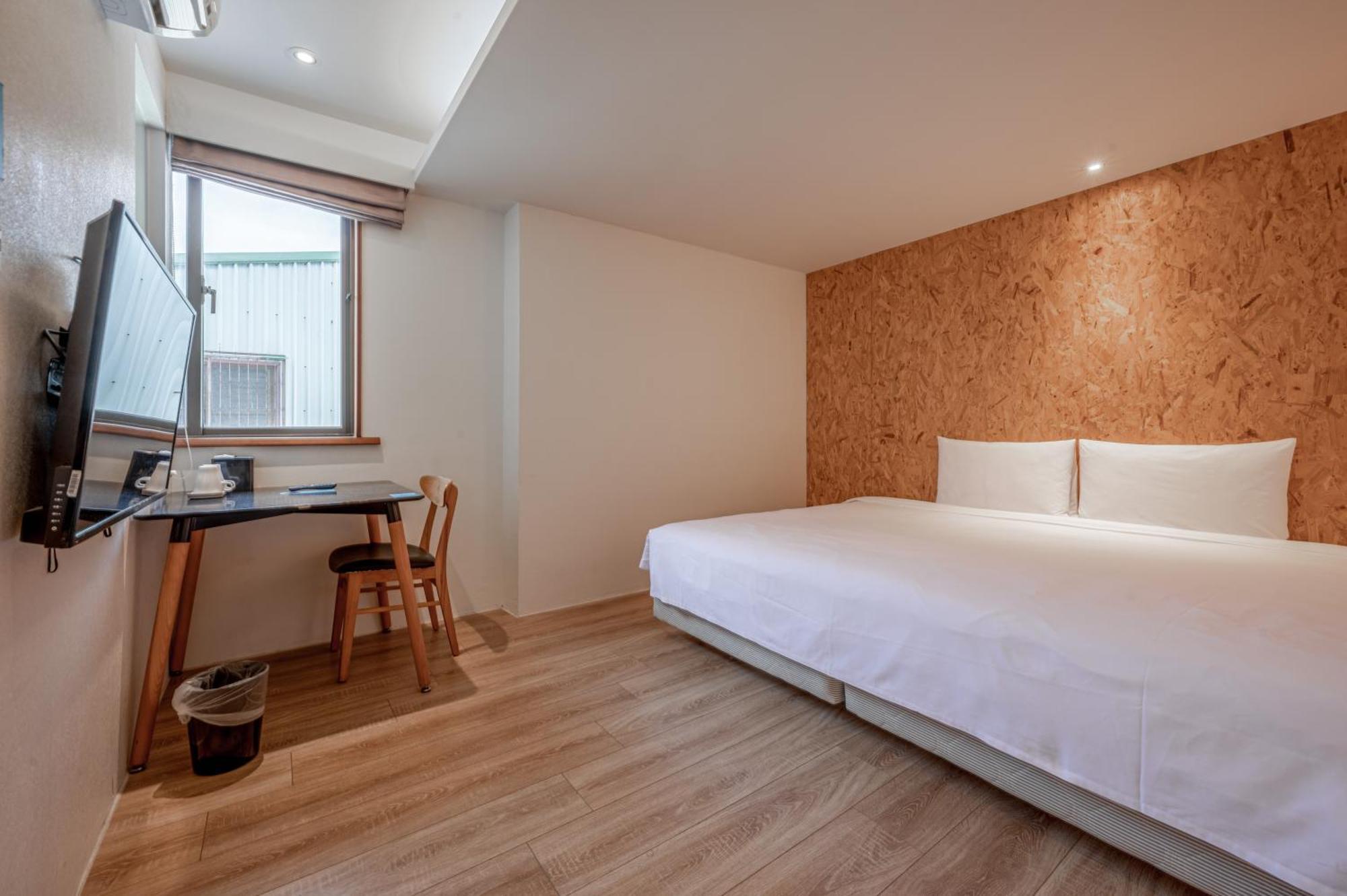 Light Hostel - Тайнань Экстерьер фото
