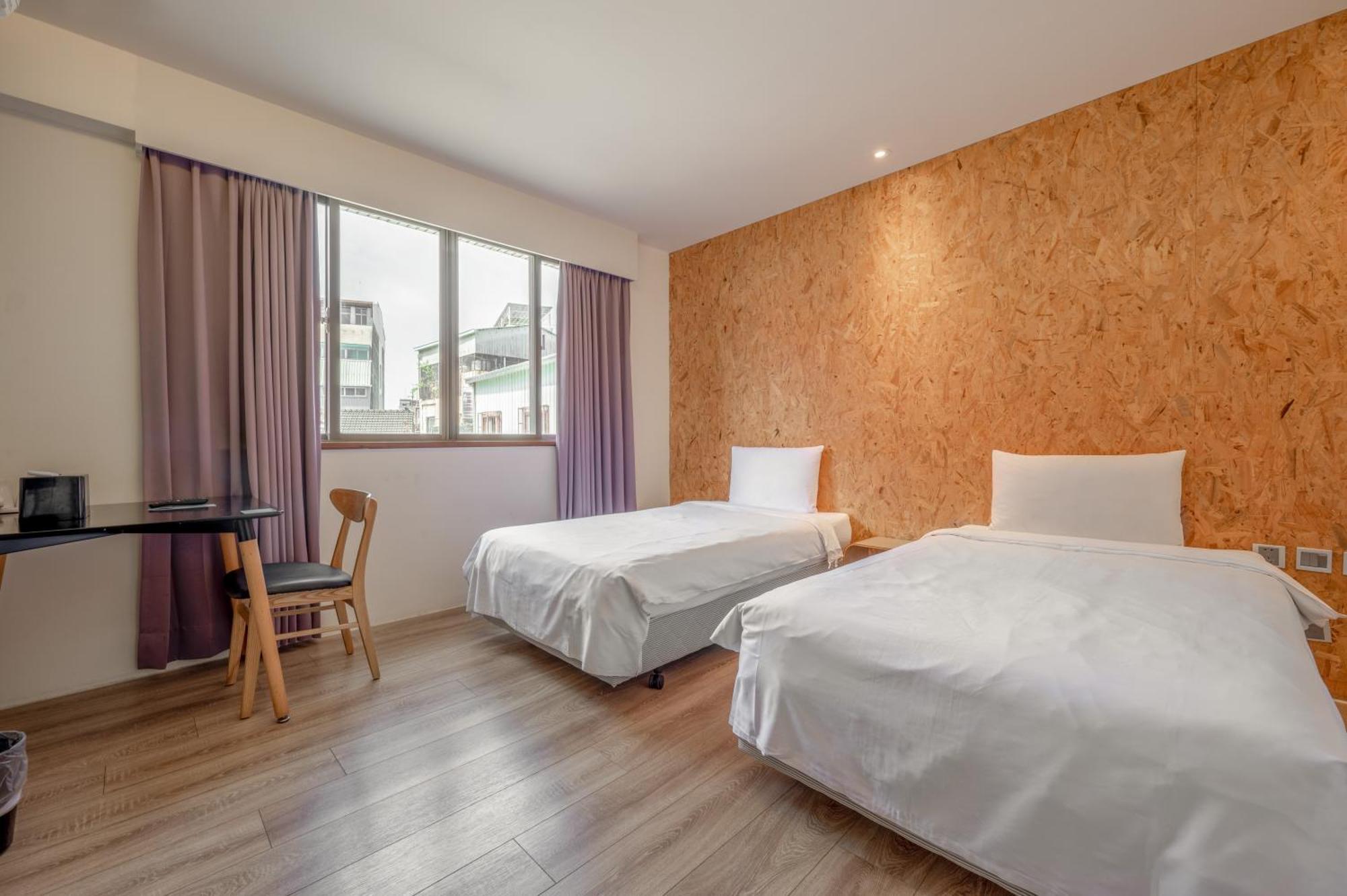 Light Hostel - Тайнань Экстерьер фото