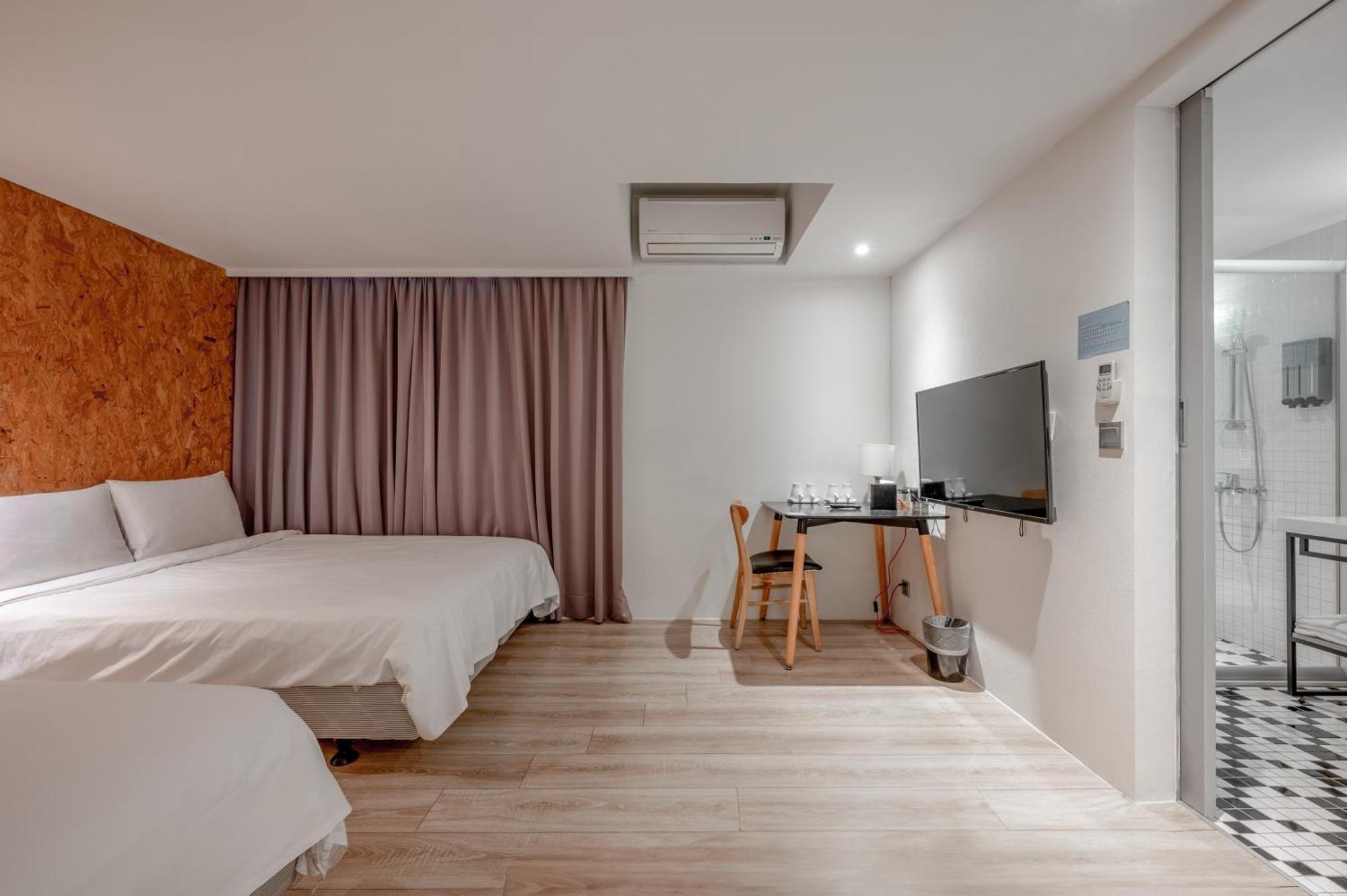 Light Hostel - Тайнань Экстерьер фото