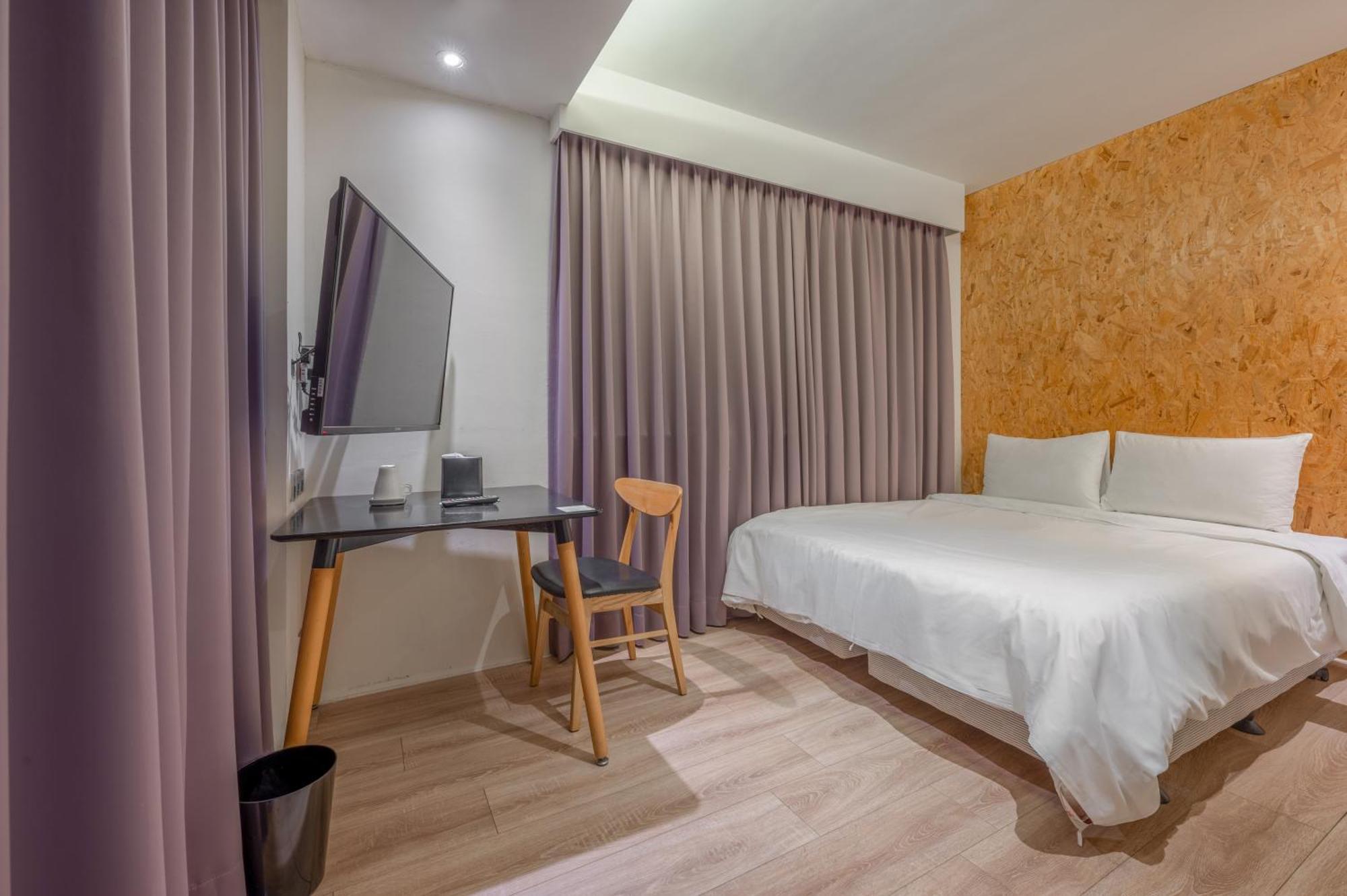 Light Hostel - Тайнань Экстерьер фото