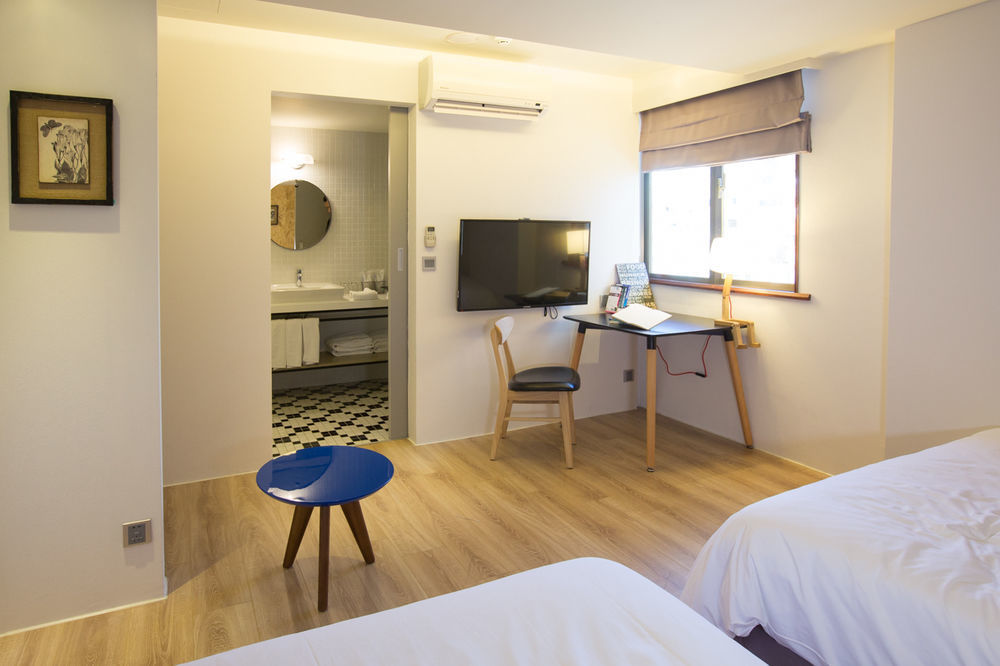 Light Hostel - Тайнань Экстерьер фото