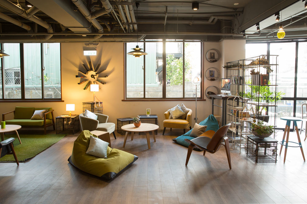 Light Hostel - Тайнань Экстерьер фото
